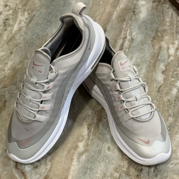 Women’s NIKE Air Max Axis Athletic sneakers- Size 8 - Picture 6 of 11